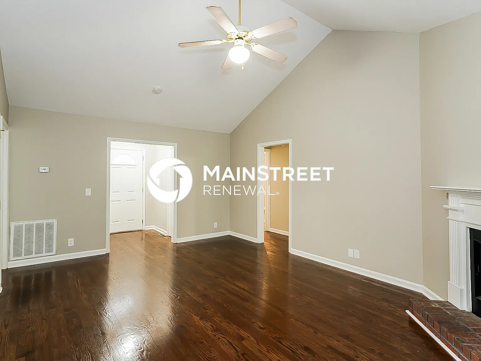 212 Riverpoint Ct — Photo 2
