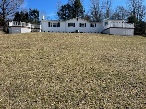 9788 Highland Trl, Ronceverte, WV 24970