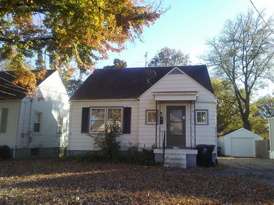 2nd image of 1228 Carrico Ave