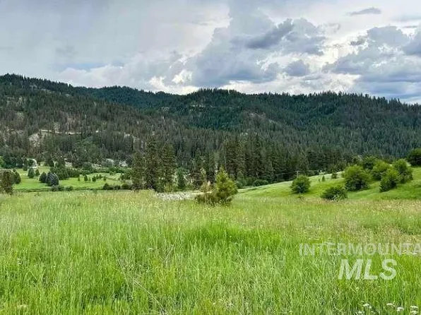 9 Open Rd, Garden Valley, ID 83622