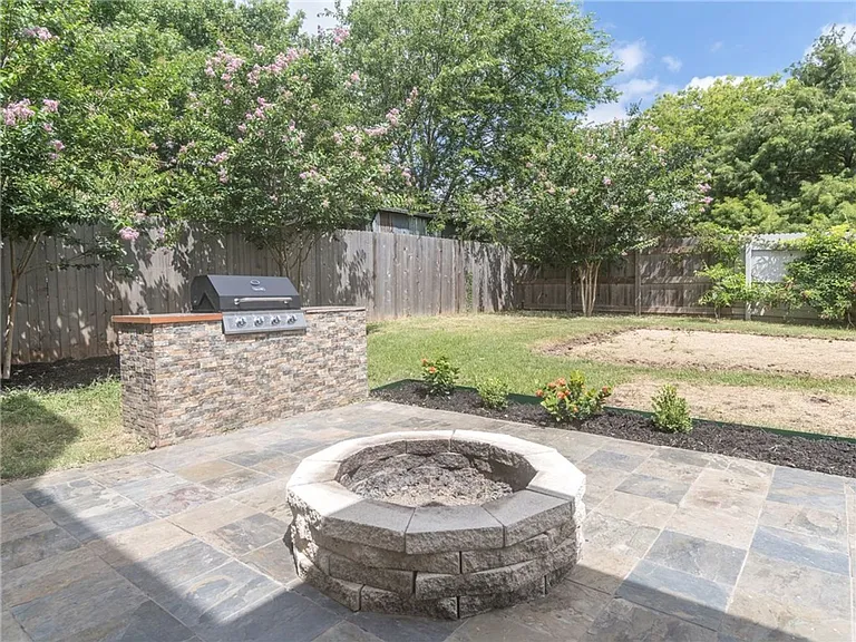 6506 Bramber Ln — Photo 23