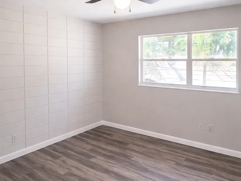 6101 10th St N #3 — Photo 2