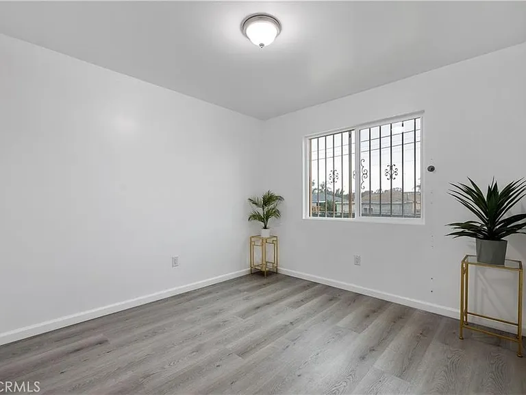 527 W 119th St — Photo 15