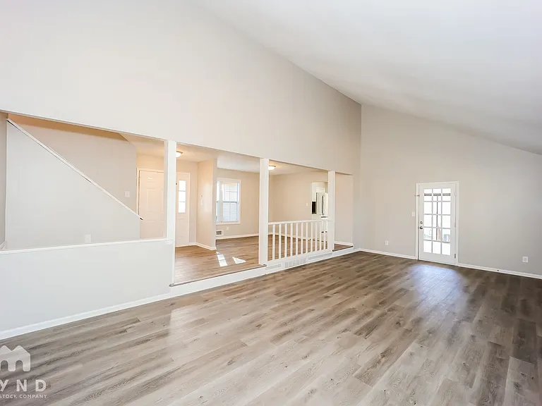4355 Valley Brook Ln — Photo 6