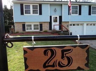 25 Justin Cir, Henrietta, NY 14467