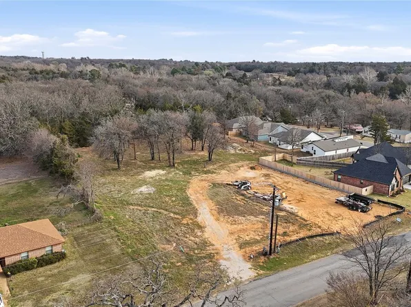 1711 Cathey Dr, Denison, TX 75020