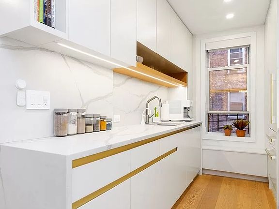 5th image of 309 W 93rd St APT 5C