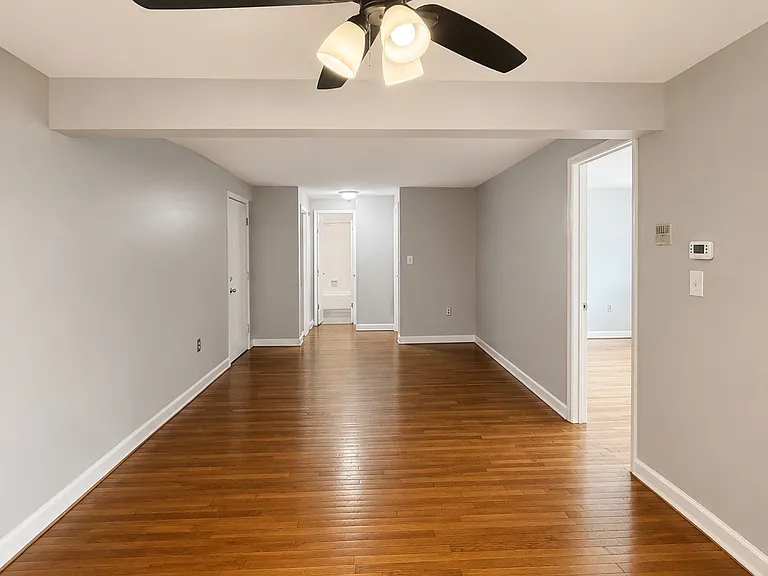 138 Store Ave #4P — Photo 3