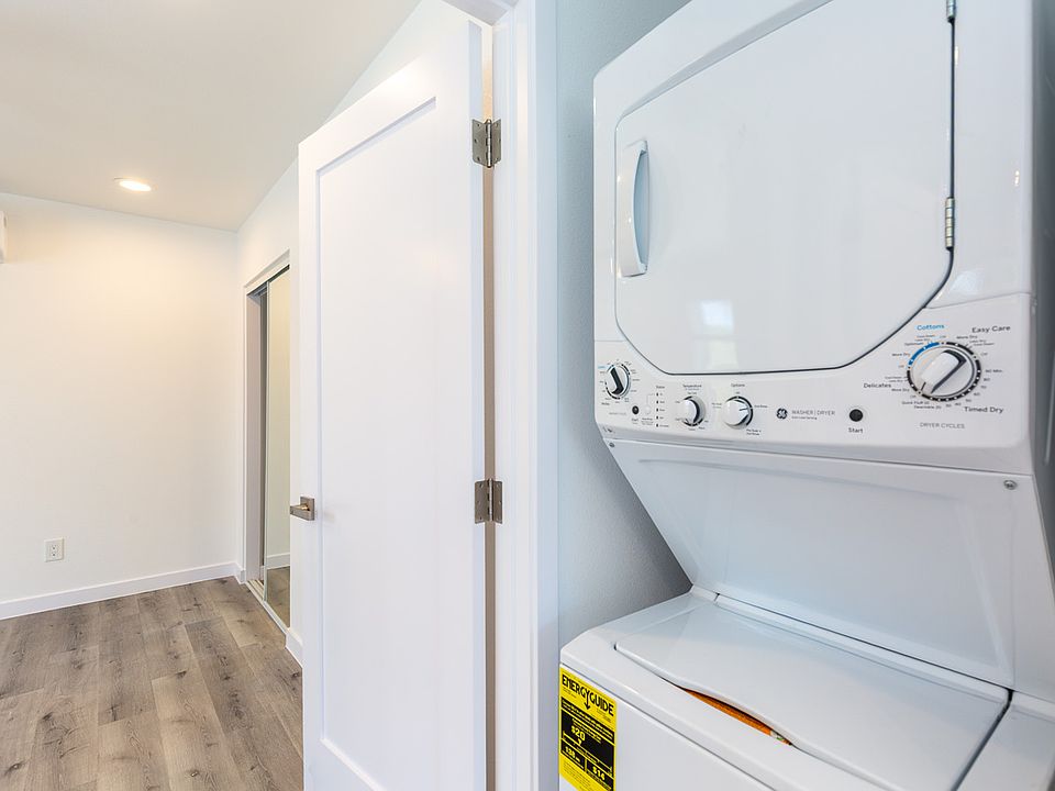 1st image of 438 47th St #203