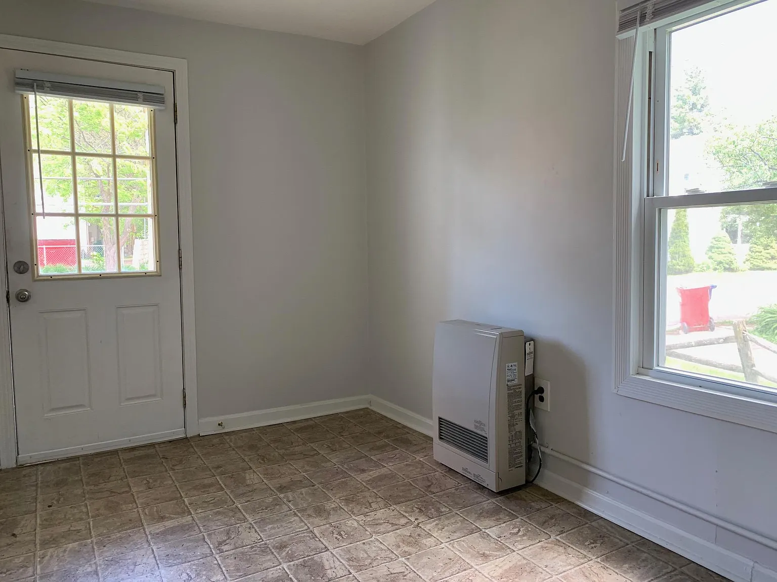 135 Main St — Photo 3