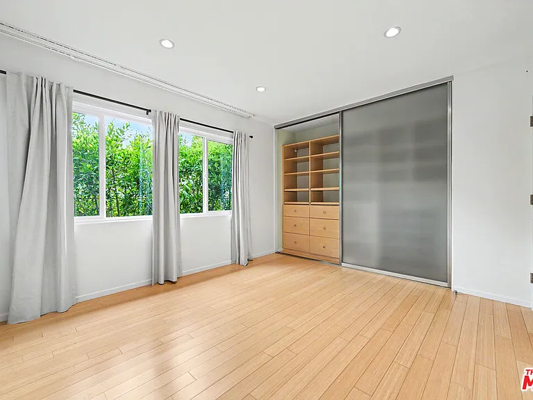 9512 Duxbury Ln — Photo 21