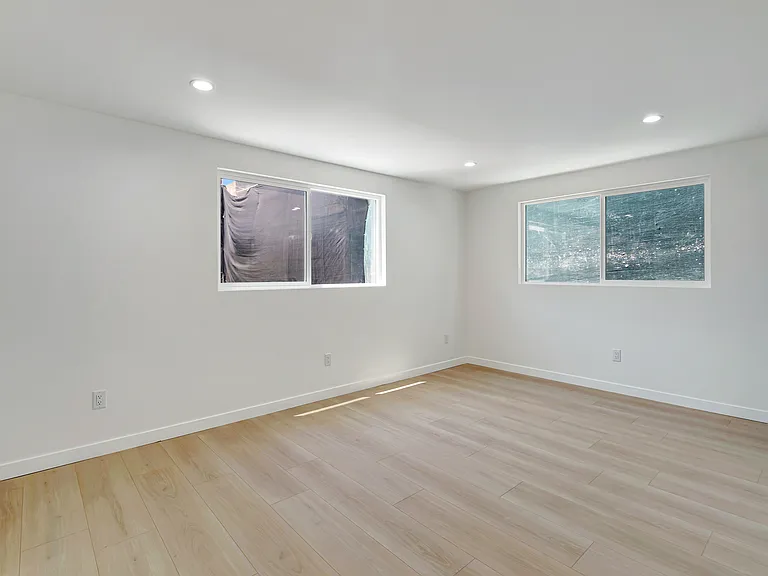 5193 W 20th St #3/4 — Photo 23
