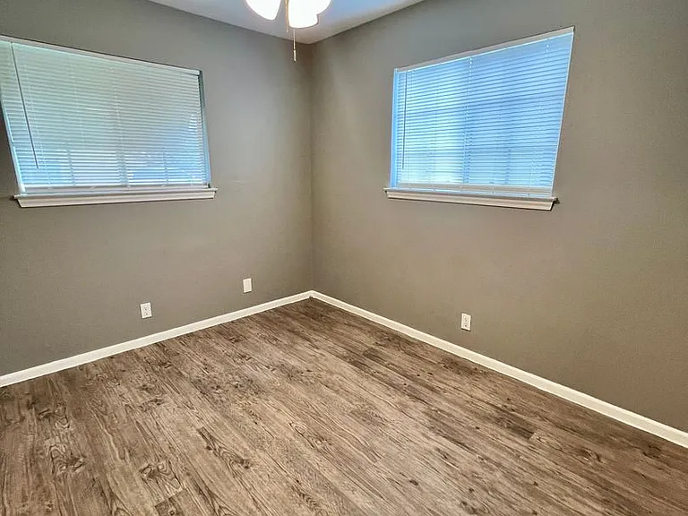 844 E Sunshine Dr #401 — Photo 11