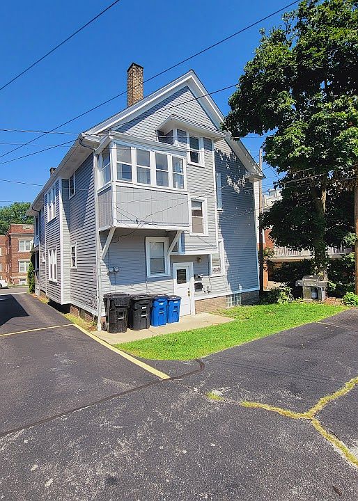 1st image of 1415 W 110th St #3