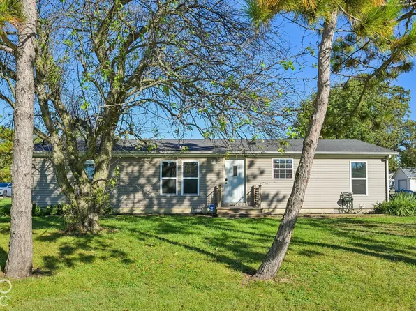 106 W Jackson St, Kirklin, IN 46050