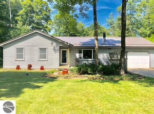 1891 Penbroke Dr, Traverse City, MI 49696