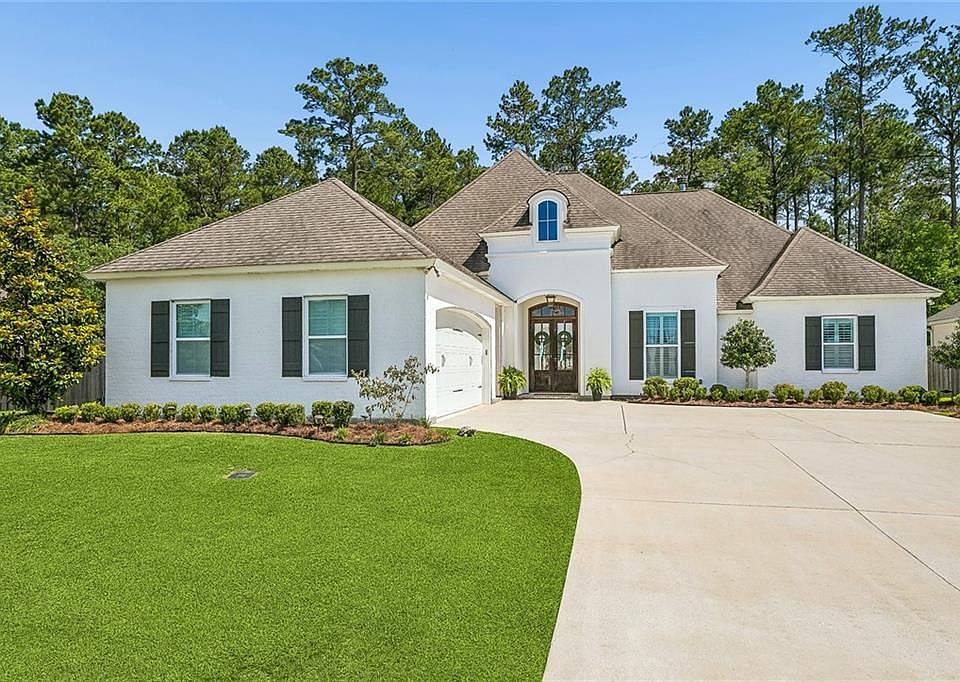 1st image of 544 Blue Heron Ln