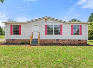 183 New Crosswinds Dr, Mount Airy, NC 27030