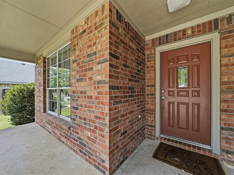 104 Carol Ave — Photo 8