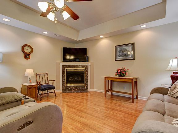 3rd image of 2910 Dominion Dr