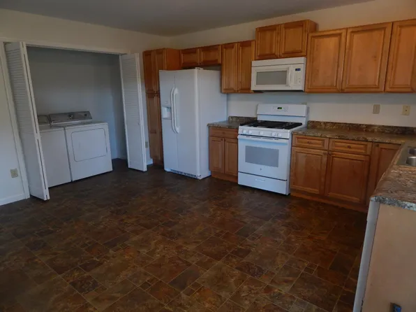 104 Werner Rd #A, Halfmoon, NY 12065