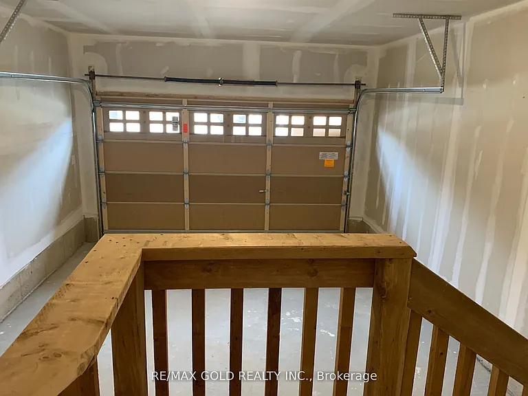 140 Finegan Cir — Photo 4