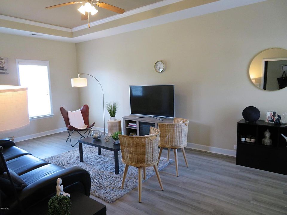 2nd image of 316 Jasmine Ln