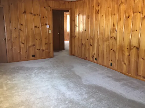 1740 White Dr, Batesville, AR 72501