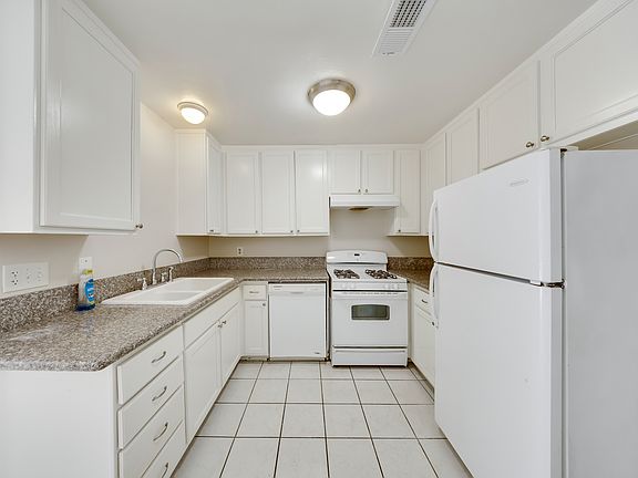 3rd image of 1750 Bradbury Dr
