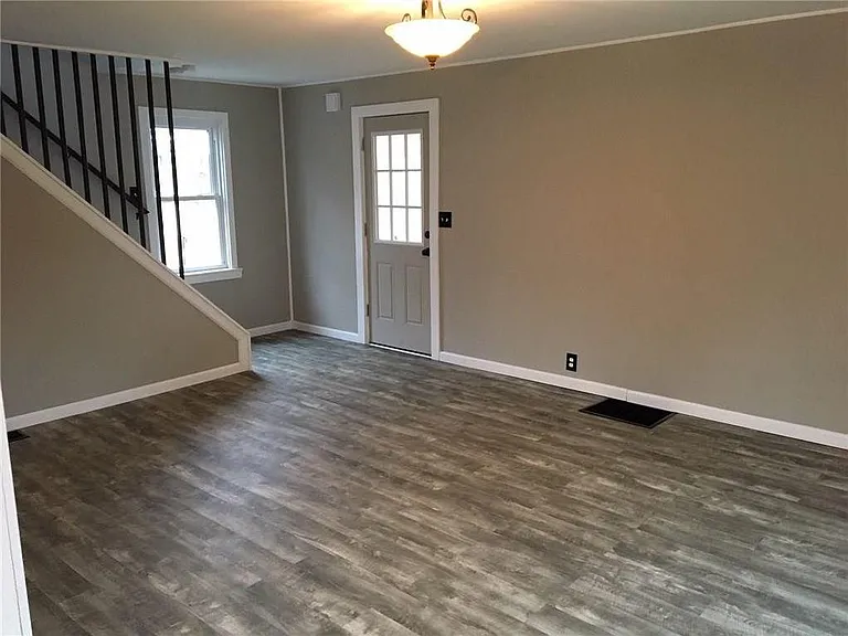 430 Lake Shore Boulevard Ext — Photo 6