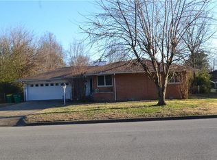 1303 Davis Ave, Springdale, AR 72764