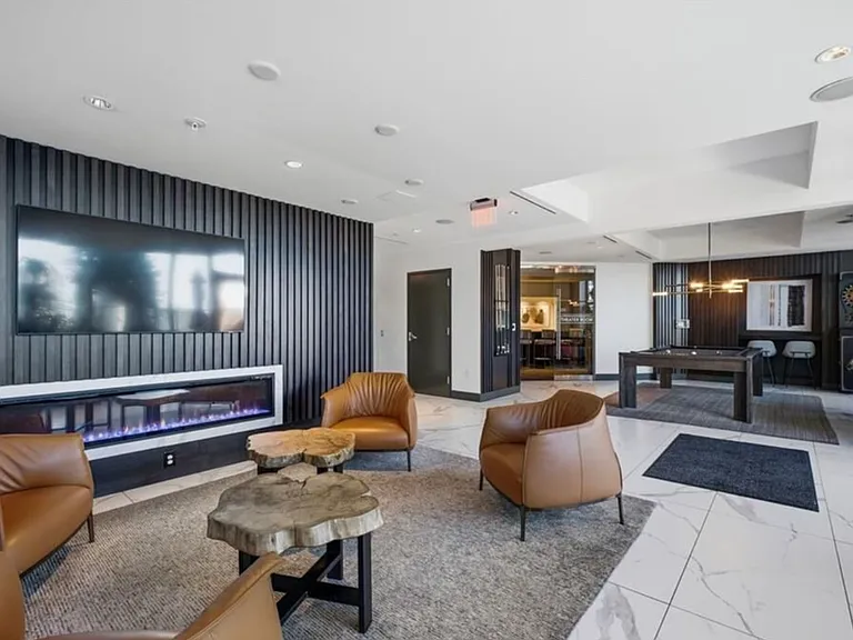 400 W Peachtree St NW #35000 — Photo 7