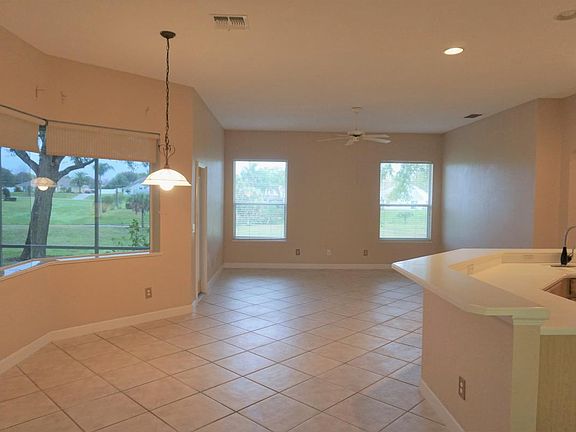 5th image of 4040 Greystone Dr