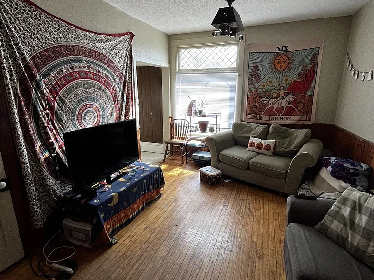516 Hudson St — Photo 4