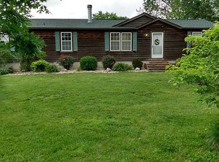 21821 Dove Ln, Carlyle, IL 62231