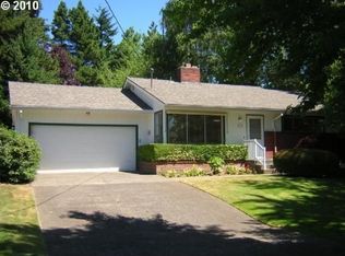 3215 SW Doschdale Dr, Portland, OR 97239