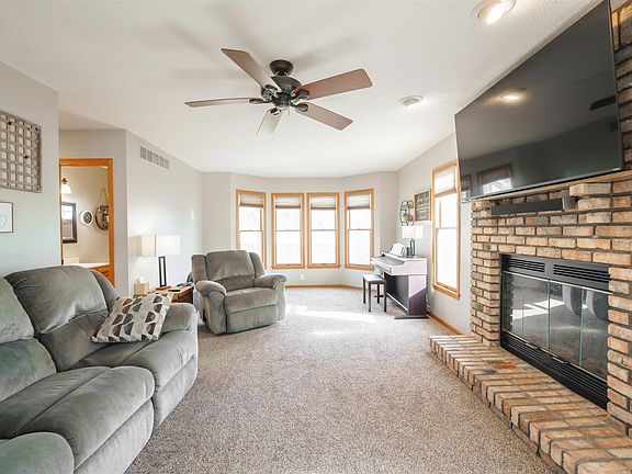 3rd image of 2119 Village Ln