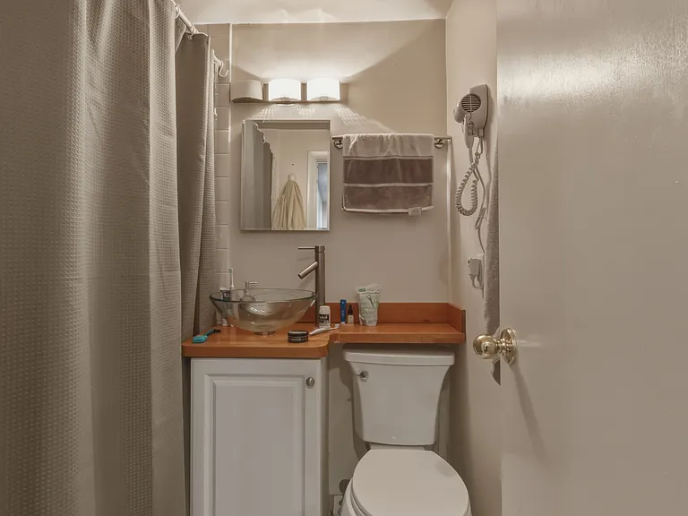241 W Newton St #3 — Photo 9