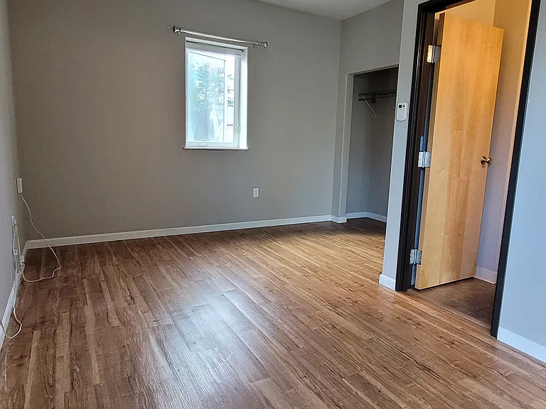 3535 Shanly St #4 — Photo 5