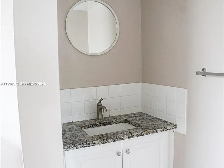 4240 Woodside Dr — Photo 27