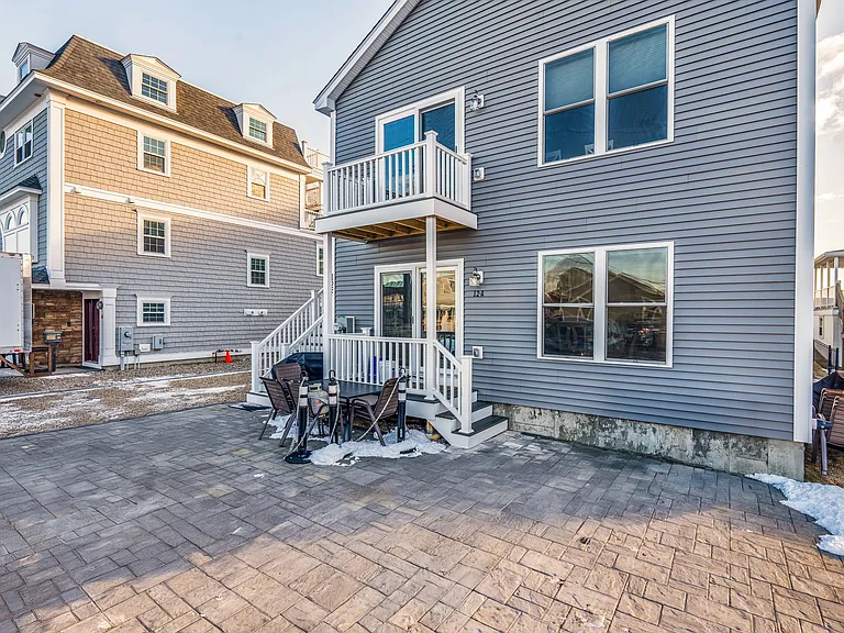 12 Epping Ave #1 — Photo 26