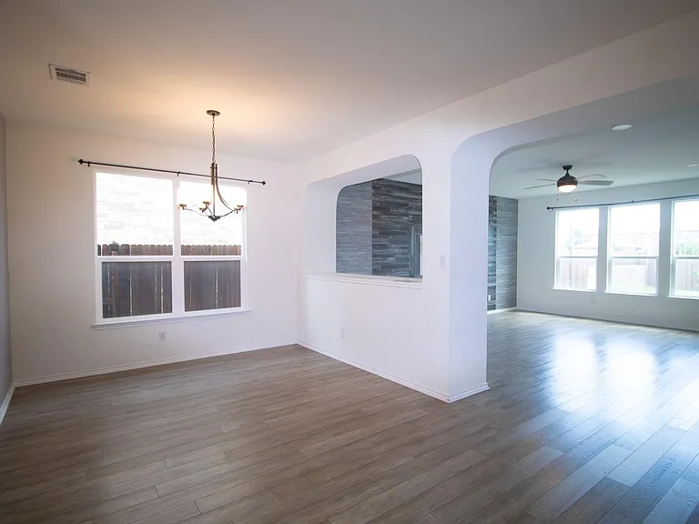 2105 Ebony Dove St — Photo 4