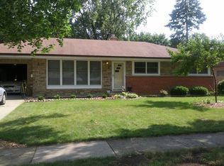 225 Bell Dr, Cary, IL 60013