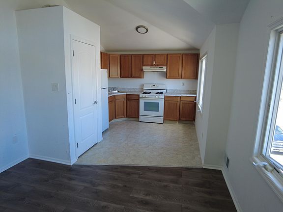 4th image of 66 Dexter Ave
