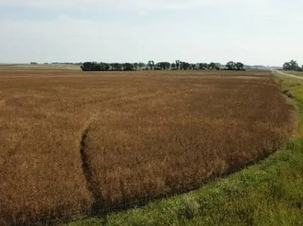 27th Ave NE, Harvey, ND 58341