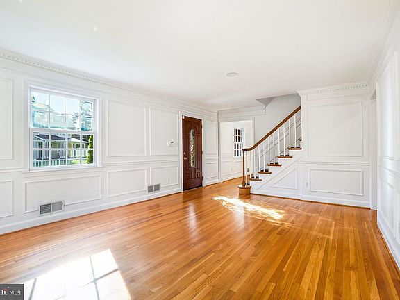 3rd image of 9502 Edgeley Rd