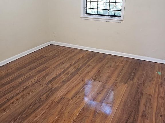 3rd image of 1180 W 32nd St