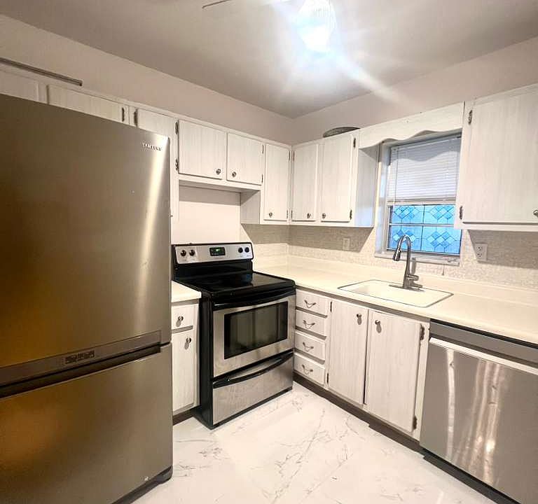 1st image of 2200 Diana Dr APT 408