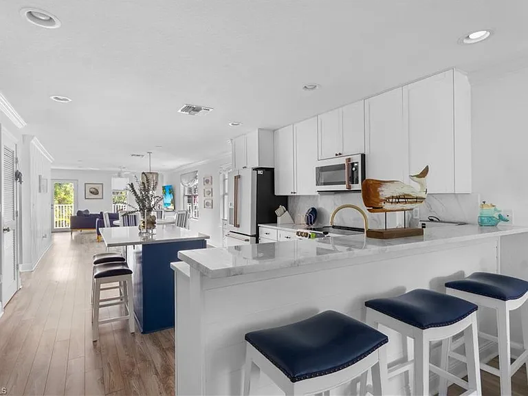 719 Park Ave — Photo 7