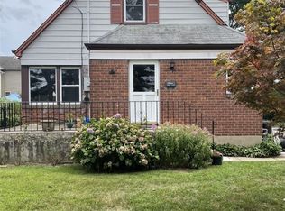 1536 Park Ave, New Hyde Park, NY 11040